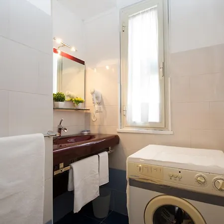 Konukevi Domus Fabiola - Vaticano 3*